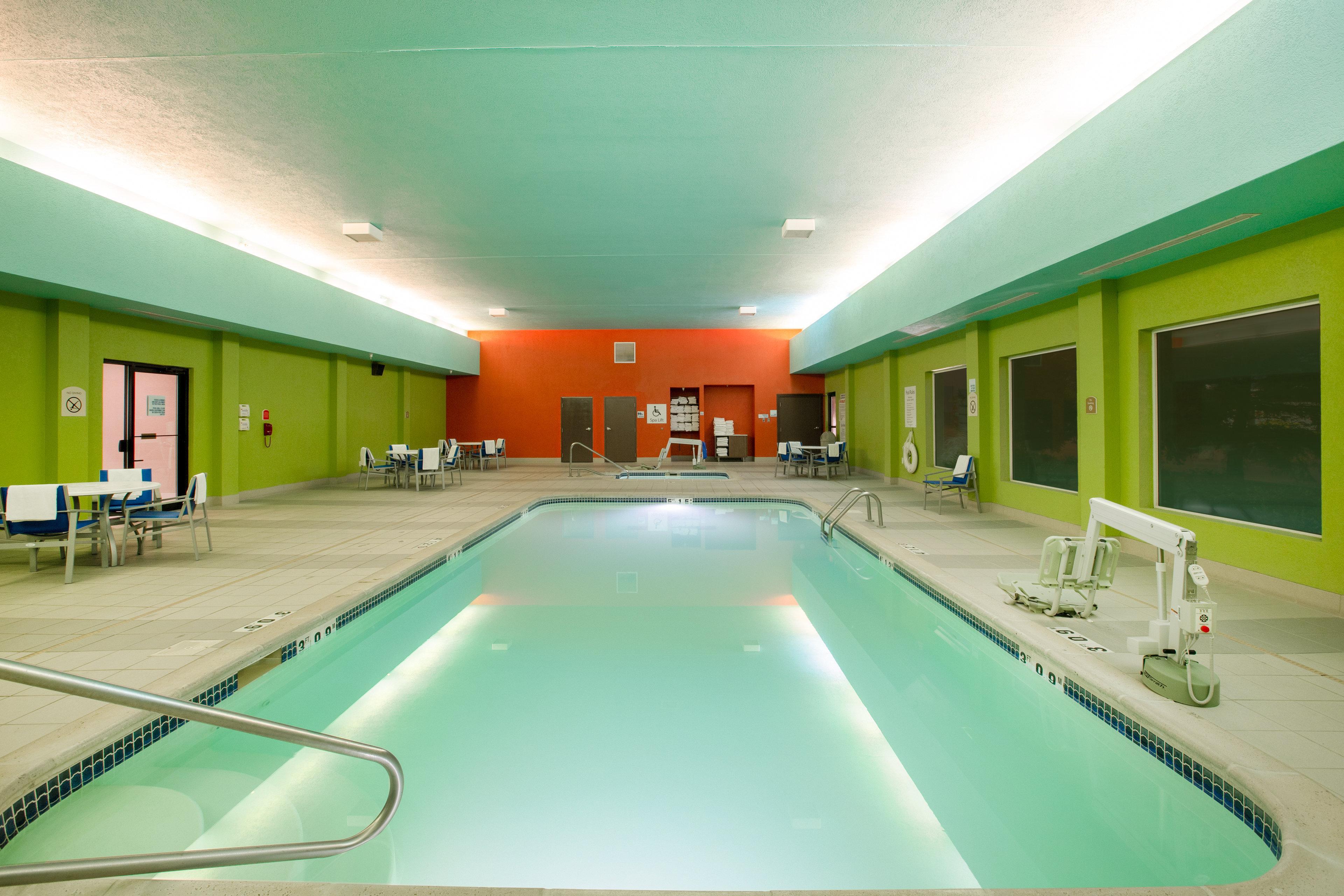 Holiday Inn Express Hotel & Suites Columbus By Ihg Экстерьер фото