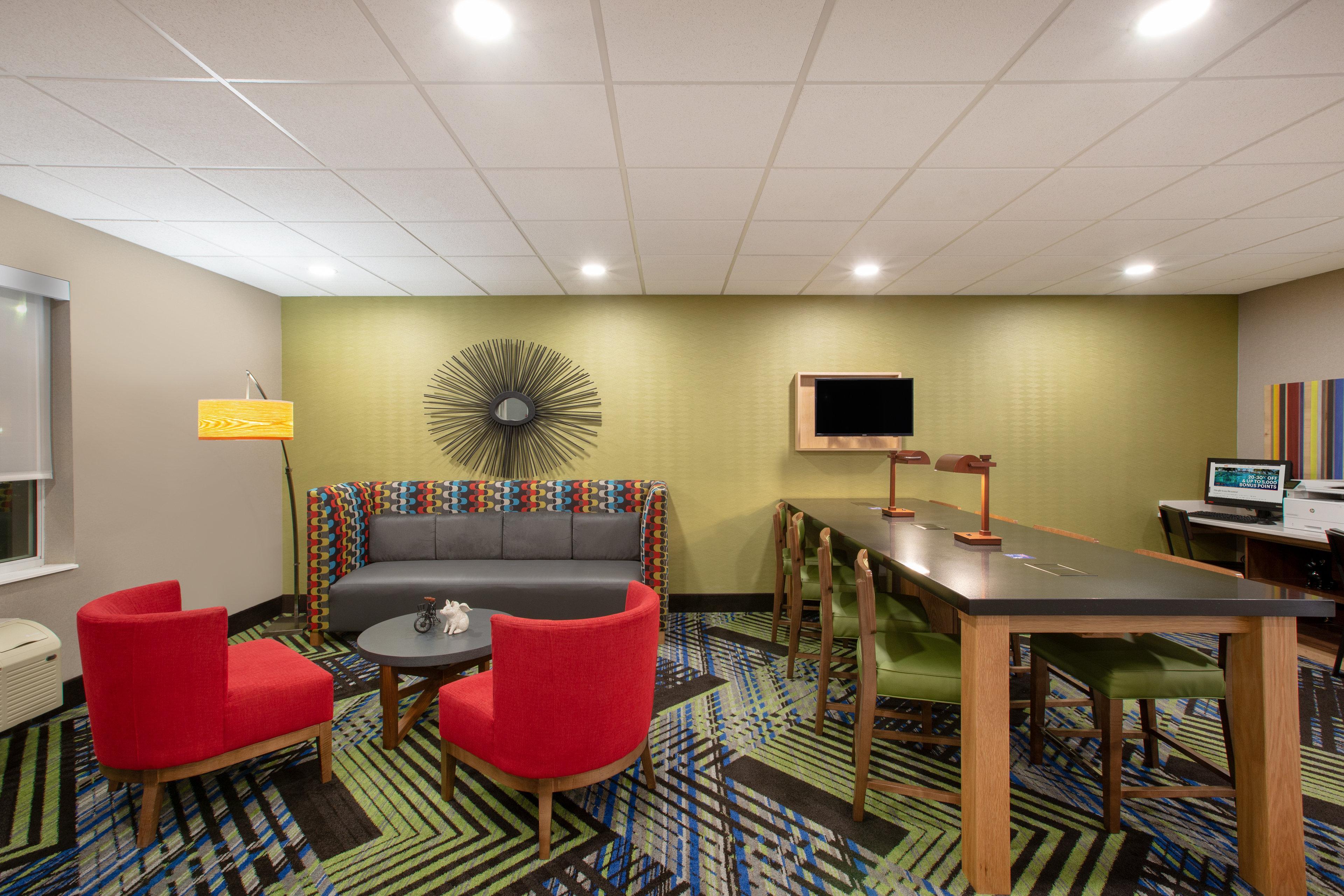 Holiday Inn Express Hotel & Suites Columbus By Ihg Экстерьер фото