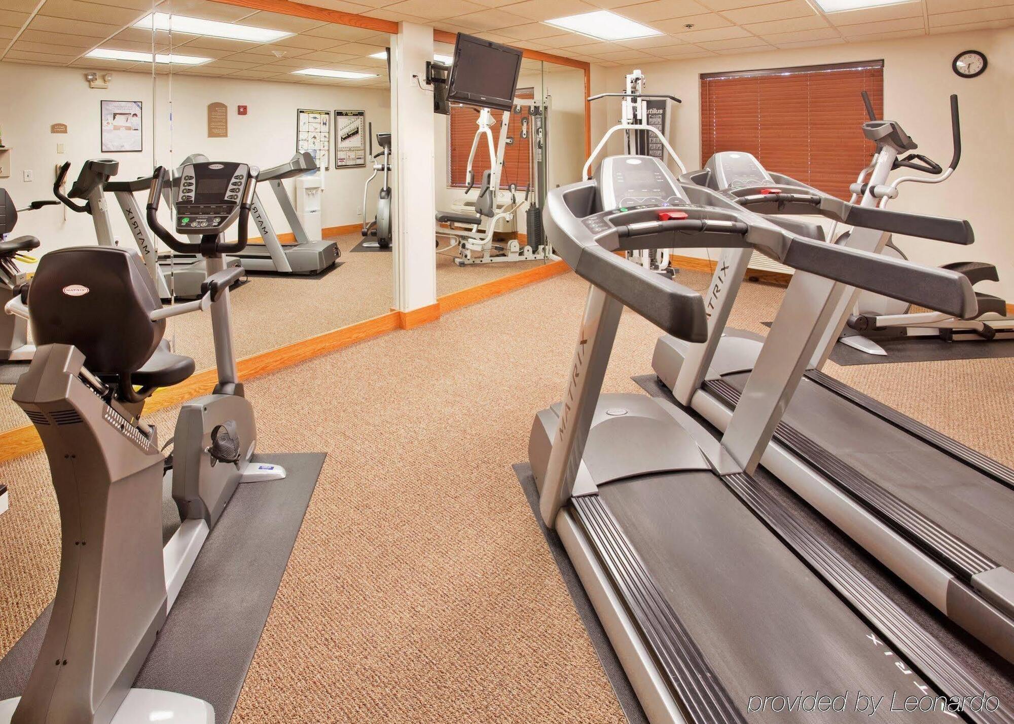 Holiday Inn Express Hotel & Suites Columbus By Ihg Экстерьер фото